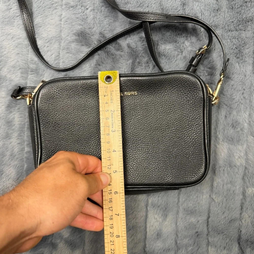 Michael Kors Jet Set East West Crossbody Bag Black Pebbled Leather Gold Hardware